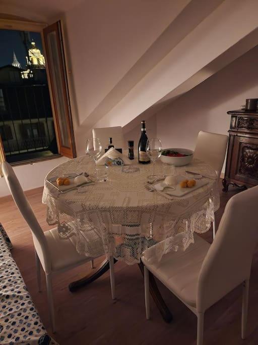 Fil-Rouge - Elegante E Tranquilla Vista In Centro Lägenhet Turin Exteriör bild