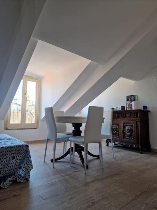 Fil-Rouge - Elegante E Tranquilla Vista In Centro Lägenhet Turin Exteriör bild